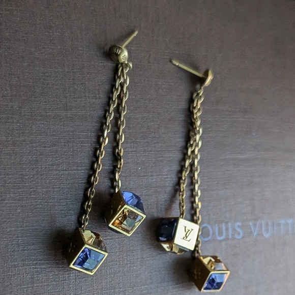 Louis Vuitton Gold Gamble Earrings - Picture 6 of 15